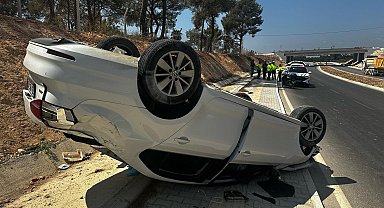 Çalıntı otomobille kaza yaptılar; 4 yaralı