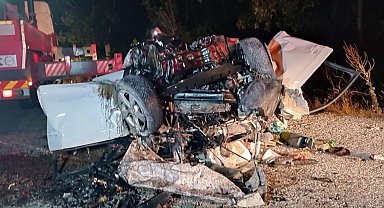 Çanakkale'de iki otomobilin çarpıştığı kazada ölen 6 kişinin kimlikleri belirlendi