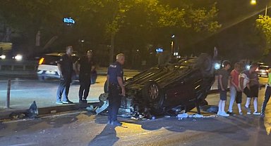 Çekiciye çarpan otomobildeki çift yaralandı