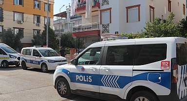 Cezaevinden çıktı, bıçakla eski sevgilisinin evini bastı: 2 yaralı