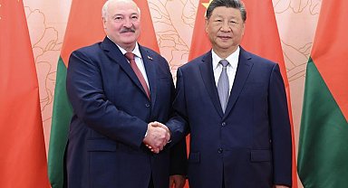 Çin ve Belarus liderleri Tiencin'de bir araya geldi