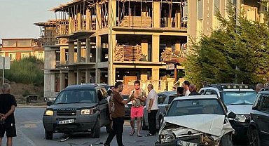 Cipiyle kavga ettiği eşinin otomobiline çarpıp hurdaya çevirdi