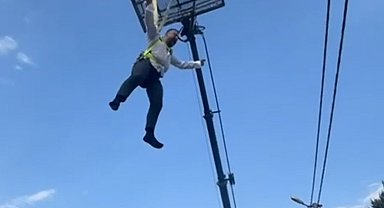 Damadı vinçle havaya kaldırıp, çiftetelli oynattılar