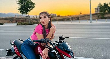 Devrilen motosikletteki Eda öldü, sürücü yaralı
