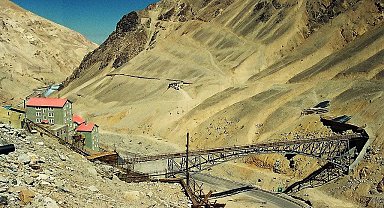 Dünyanın en büyük bakır madeninde göçük: 6 ölü