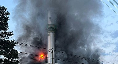 Düzce'de, camide çıkan yangını itfaiye söndürdü