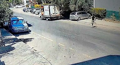 El freni boşalıp hareket eden kamyonetinin peşinden koştu; o anlar kamerada