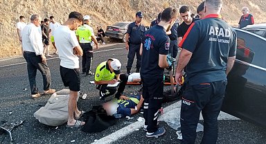 Elazığ'da otomobiller çapıştı: 1'i ağır, 6 yaralı