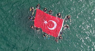 Engelliler, 30 Ağustos Zafer Bayramı için su altı dalışı yaptı