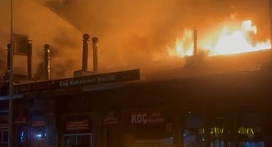 Erzurum'da restoranda çıkan yangın evler ve otele sıçradı