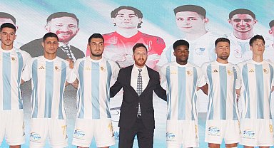 Erzurumspor FK'da yeni transferler için imza töreni düzenlendi