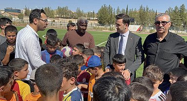 Eski Trabzonsporlu İbrahim Yattara, Midyat'ta çocuklarla buluştu