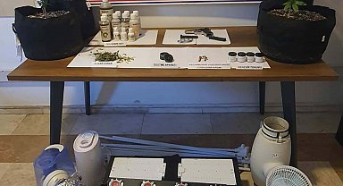 Evde iklimlendirme sistemiyle uyuşturucu yetiştiren 2 şüpheliye gözaltı