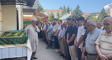 Evdeki yangında eşiyle birlikte ölen kadın toprağa verildi