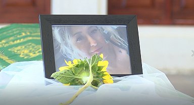 Evinde yastıkla boğulan Karsu, toprağa verildi