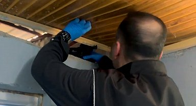 Evinden uyuşturucu haplar çıktı; 'Baş ağrımdan dolayı içiyorum' dedi