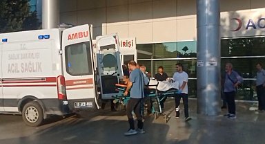 Evinin önünde pompalı tüfekle vuruldu