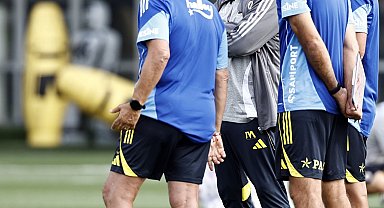 Fenerbahçe, Feyenoord maçı hazırlıklarına başladı