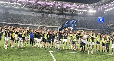 Fenerbahçe, Şampiyonlar Ligi'nde play-off turuna yükselirken ilkleri de yaşadı