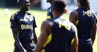 Fenerbahçe sezonu Feyenoord deplasmanında açıyor