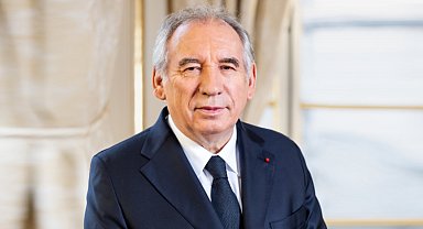 Fransa Başbakanı Bayrou, parlamentodan güven oylaması isteyeceğini açıkladı