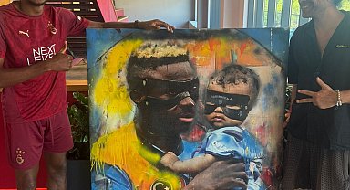 Galatasaray'ın yıldız futbolcularına özel sanat eseri