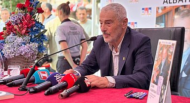 Gazeteci-yazar Sadık Albayrak, okurlarıyla buluştu