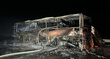 Gaziantep'te seyir halindeki yolcu otobüsü yandı