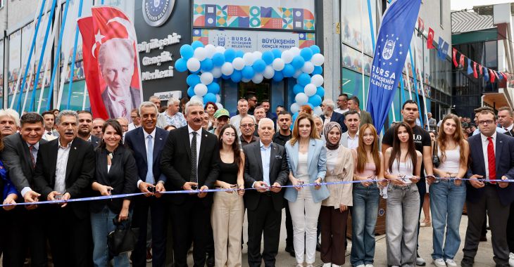 Gençliğe yatırım sürüyor: Gemlik Gençlik Merkezi hizmete açıldı