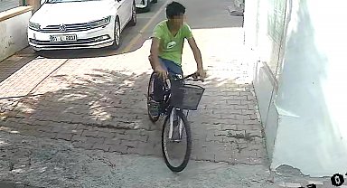 Girdiği apartmanlardan 3 günde 6 bisiklet çaldı