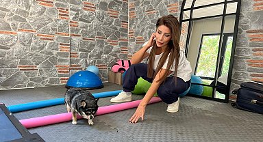 Görme engelli obez köpek 'Mia', pilates ve yüzmeyle zayıflıyor