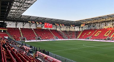 Göztepe'de Gürsel Aksel Stadı büyüyor