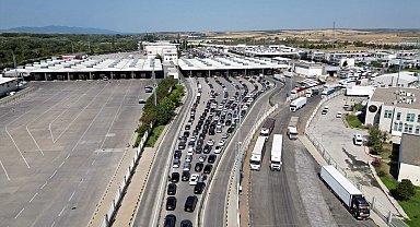 Gurbetçilerin yoğun olduğu Kapıkule'de araç çıkış süresi, 2 saatten 39 dakikaya düştü