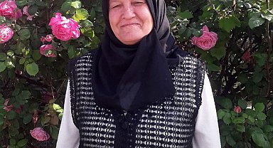 Hafif ticari araçla çarpışan motosikletteki anne öldü, kızı ağır yaralandı