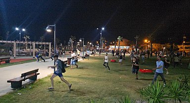 Hatay'da taşkınlık çıkarıp, 1 kişiyi bıçakladılar; linçten ekipler kurtardı