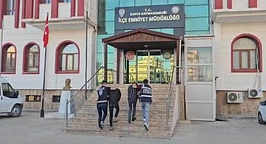 Husumetlileri tarafından bıçaklanarak öldürüldü; 2 tutuklama