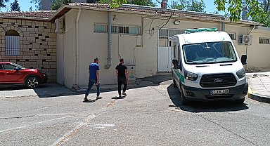 Husumetlileri tarafından parkta bıçaklanan Adem kurtarılamadı