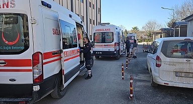 İhbara giden polis ekibi kaza yaptı: 5 yaralı