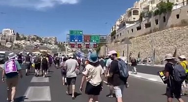 İsrail'de Gazze'deki esirlerin getirilmesi için protesto başladı