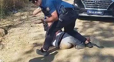 İstanbul - Arnavutköy'de otluk alanda yangın çıkaran şüpheli, itfaiye ekiplerine saldırdı