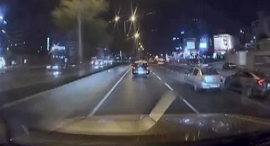 İstanbul - Ataşehir D-100 Karayolu'nda iki sürücünün yol verme tartışması kazayla sonuçlandı