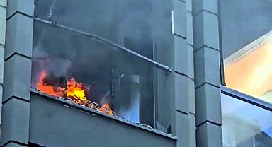 İstanbul - Avcılar'da yangın çıkan daire kullanılamaz hale geldi