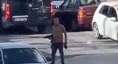 İstanbul- Başakşehir'de pompalı tüfekle sokağa çıktı, yolu kapattı