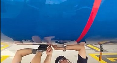 İstanbul - CEO Kownatzki bu kez de teknik personel oldu, uçakları kontrol etti