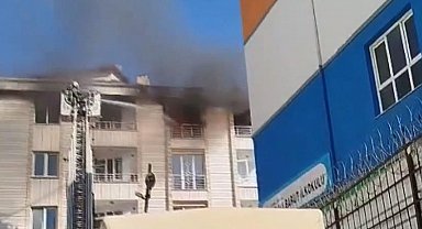 İstanbul - Esenyurt'ta 4 katlı binada çıkanm yangın söndürüldü