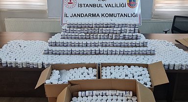 İstanbul - Eyüpsultan'da jandarma vale kılığına girip suçüstü yakaladı; 278 bin uyuşturucu hap ele geçirdi