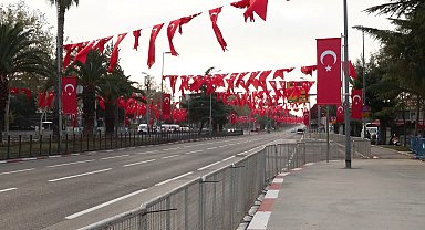 İstanbul- İstanbul'da 30 Ağustos Zafer Bayramı kutlamaları kapsamında bazı yollar trafiğe kapatıldı