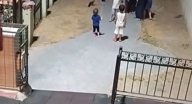 İstanbul - Kağıthane'de parkta çocuklar arasındaki kavgaya anneler de dahil oldu: 'Abla sakin olun'