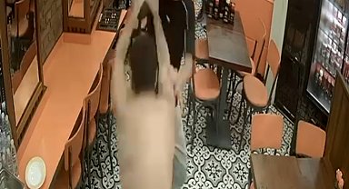 İstanbul- Kavgada ensesine saplanan bıçakla hastaneye götürüldü; ameliyatla kurtarıldı