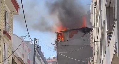 İstanbul- Küçükçekmece'de 4 katlı binada yangın